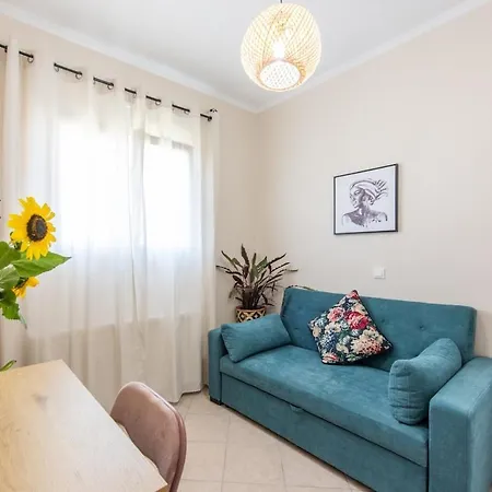 Magnolia House - Close To Corfu Town アパート